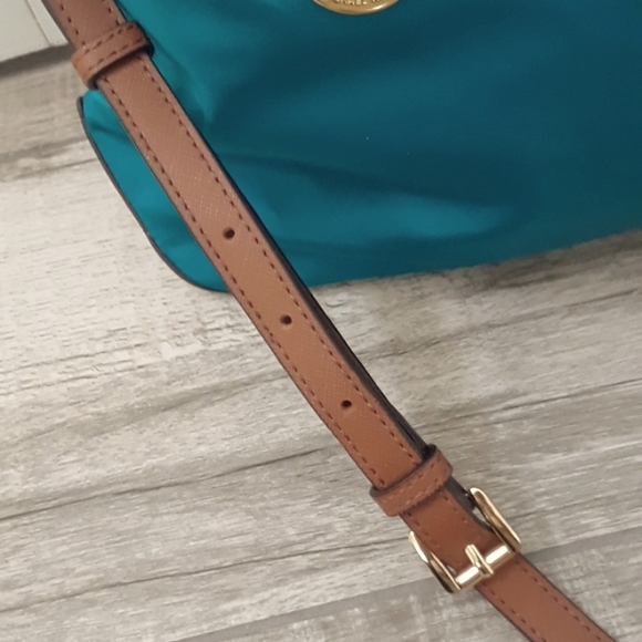 Michael...mk kors..kempton bag - Picture 5 of 9